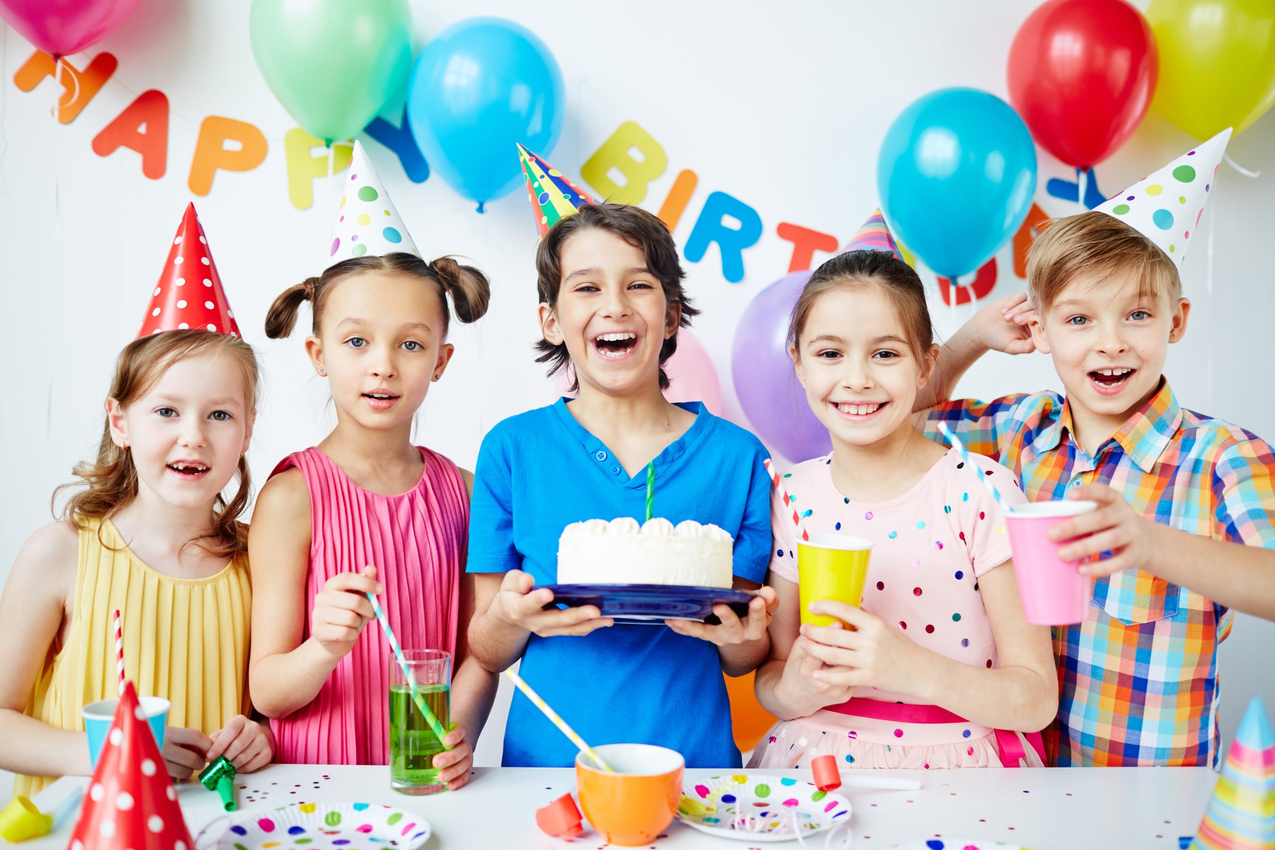 Празднование дня рождения в россии на английском. Детский день рождения. С днём рождения ребёнку. Празднование дня рождения ребенка. Детская вечеринка.