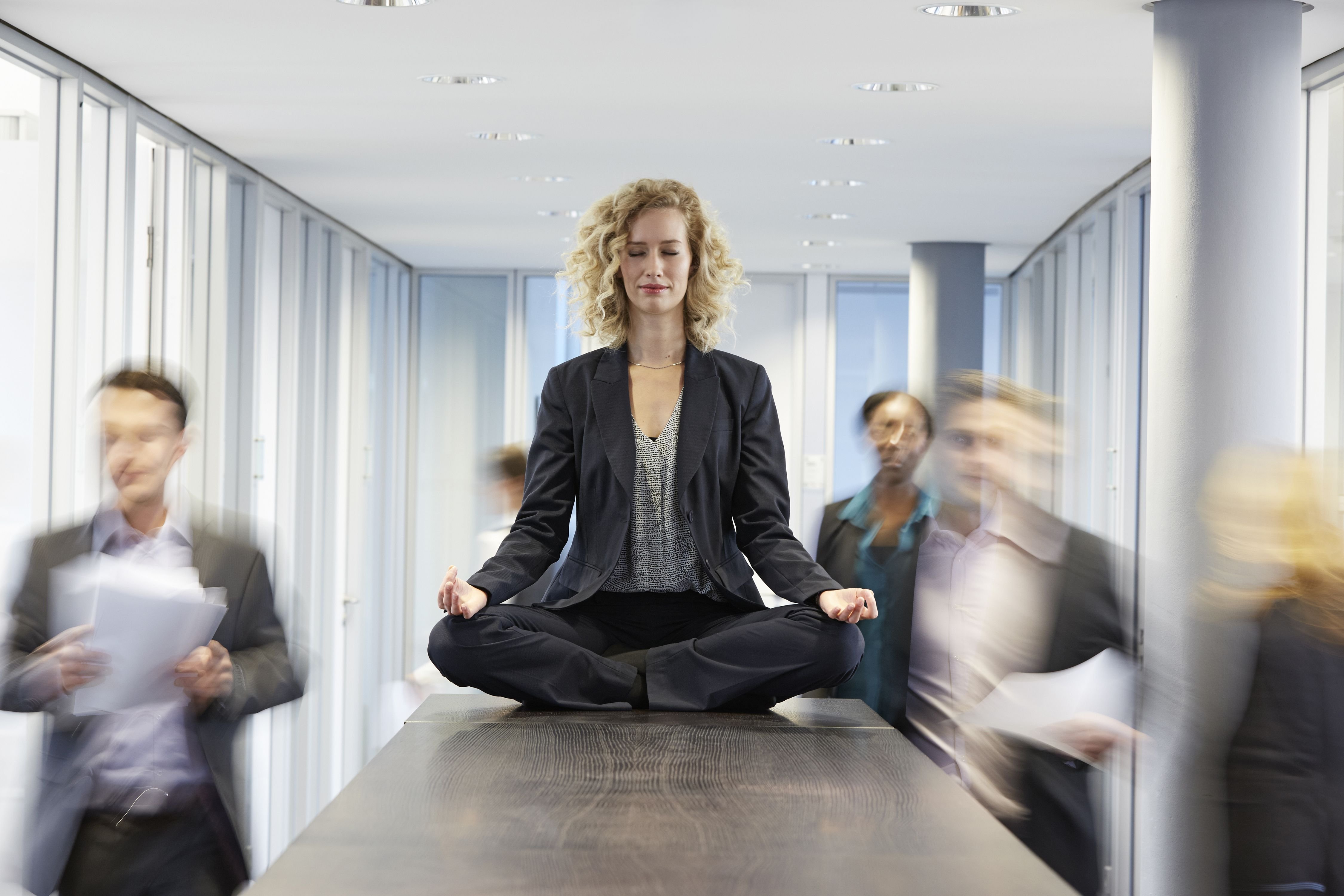 Терпение на работе. Медитация в офисе. Эмоциональное пространство. Спокойствие в офисе. Адаптация к стрессу.