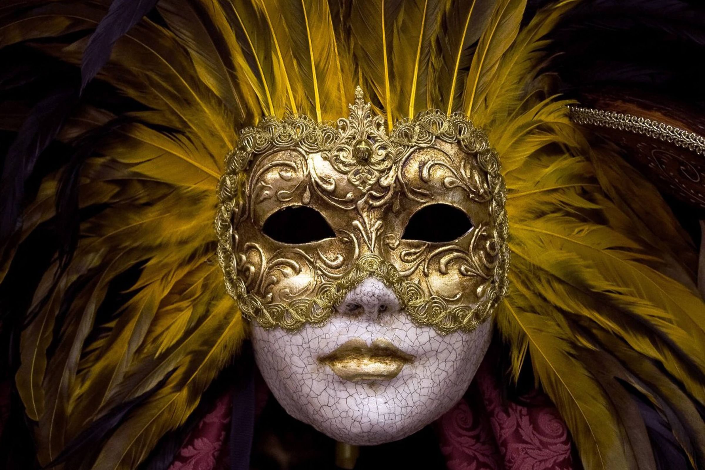 Маска лучшее слушать. Театральные маски. Актерские маски. Сценическая маска. Красивые театральные маски.