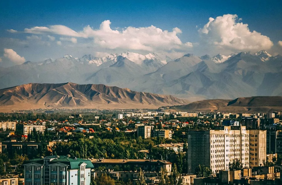 Город бишкек. Киргизия Бишкек. Город Бишкек столица Кыргызстана. Панорама Бишкек. Центральная Азия Киргизия Бишкек.