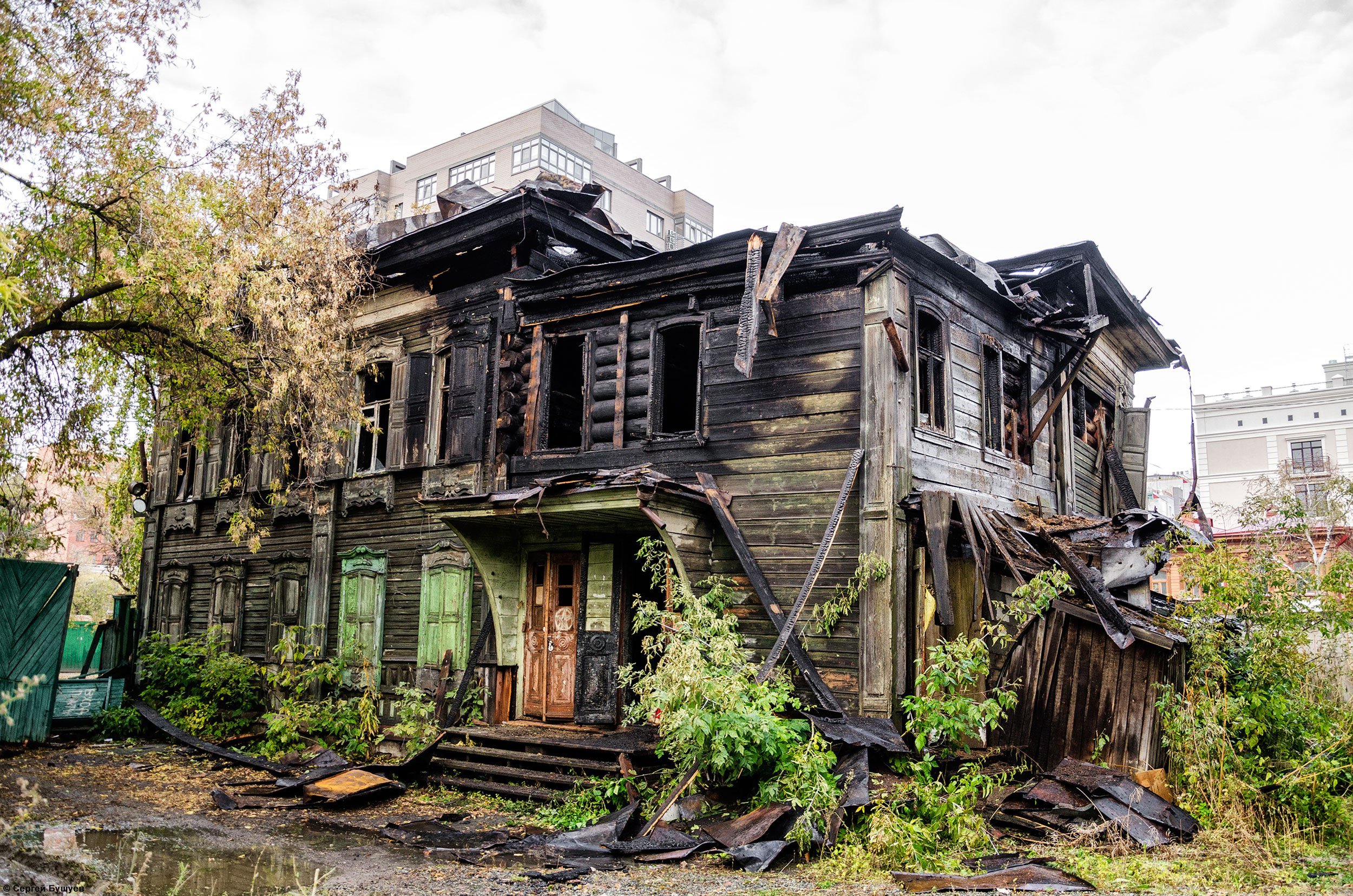 Разрушенные дома россии