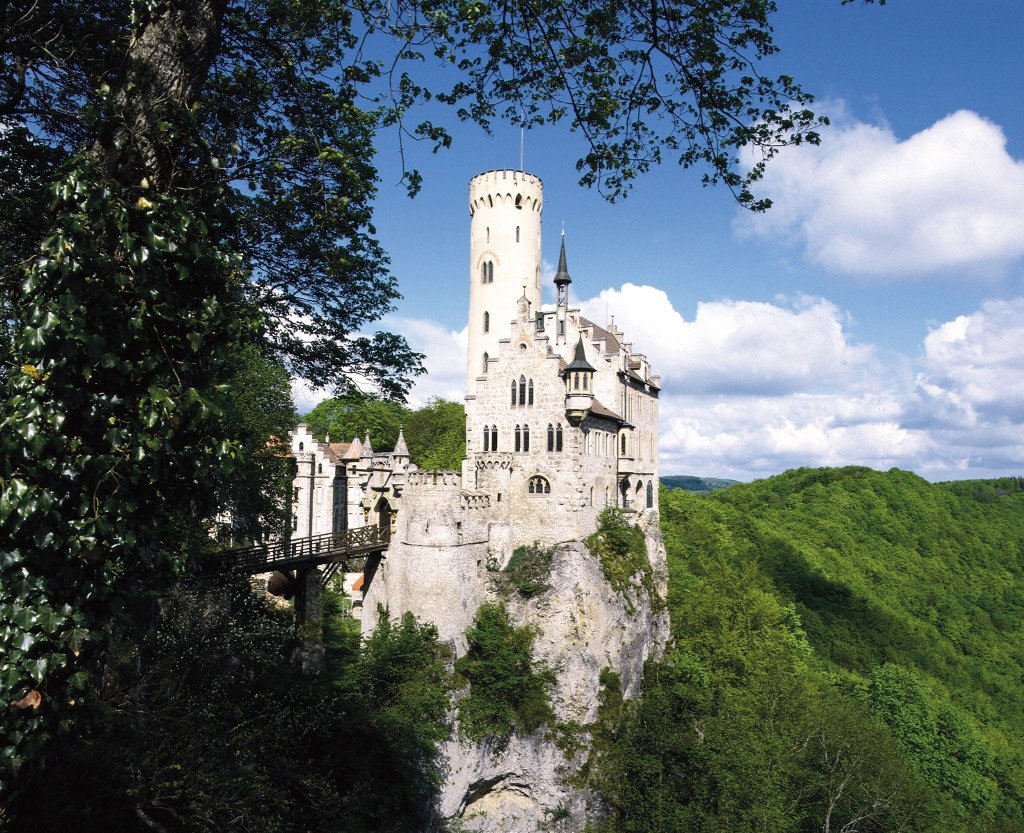 Замок лихтенштейн. Замок Лихтенштайн Баден-Вюртемберг Германия. Средневековый замок Лихтенштейн. Замок Лихтенштайн в Баден-Вюртемберге. Лихтенштайн (замок в Австрии).