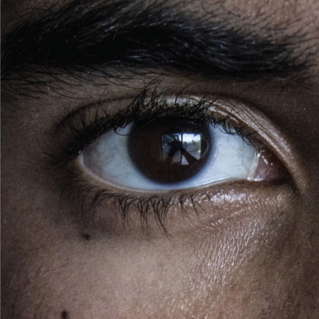 фото карих глаз мужчин