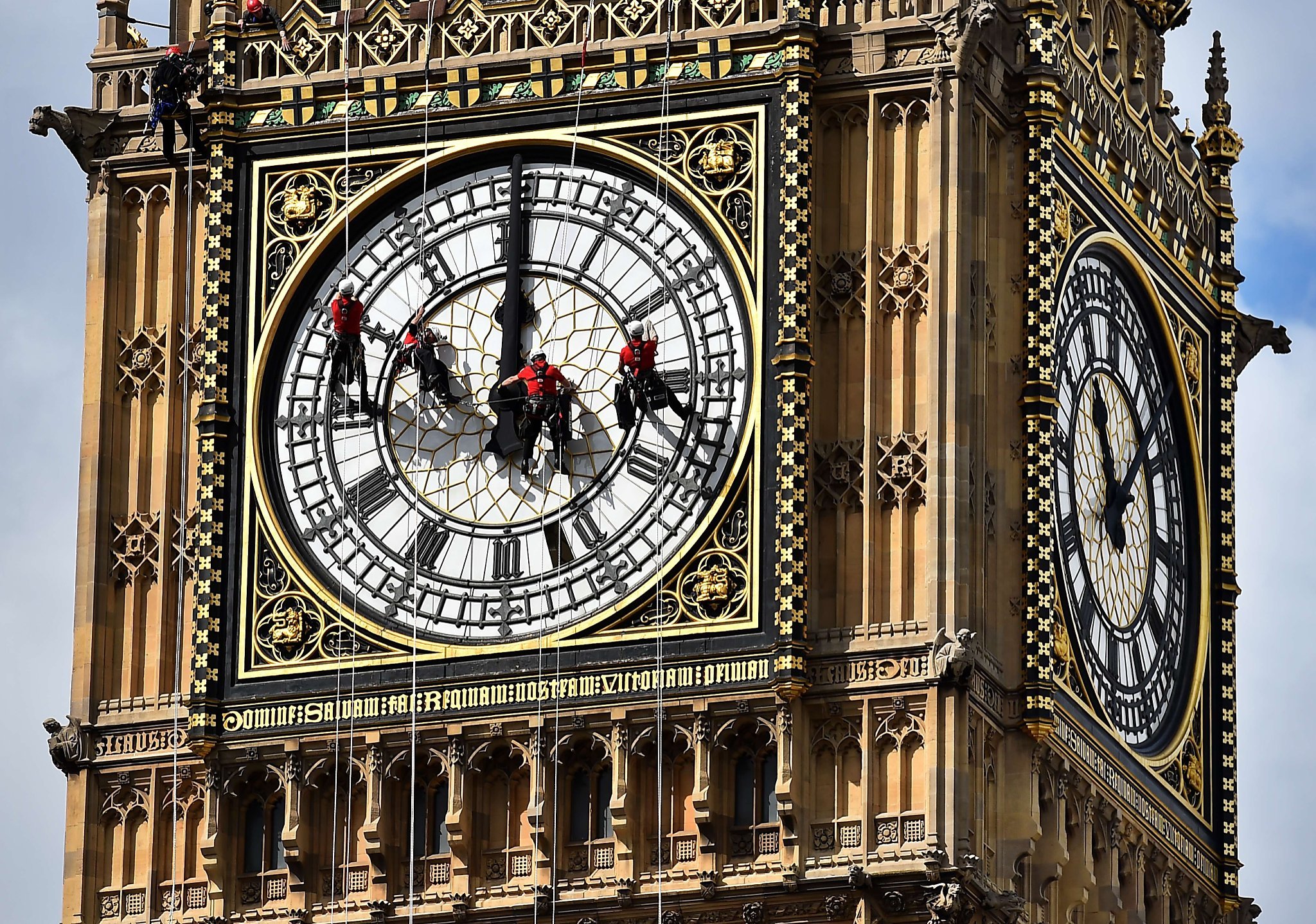 Время в лондоне и москве. Часовая башня Биг Бен. Биг-Бен (башня Елизаветы). Биг Бен в Лондоне.
