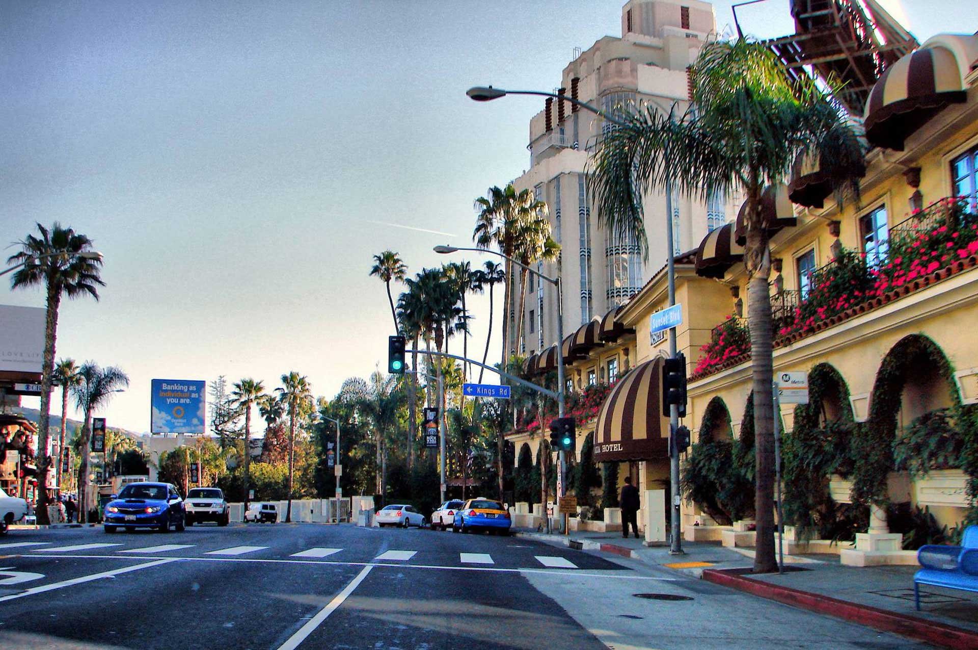 Голливуд это город. Лос-Анджелес Калифорния Голливуд. Западный Голливуд Лос Анджелес. Западный Голливуд Лос Анджелес улицы. Бульвар Сансет Лос Анджелес.
