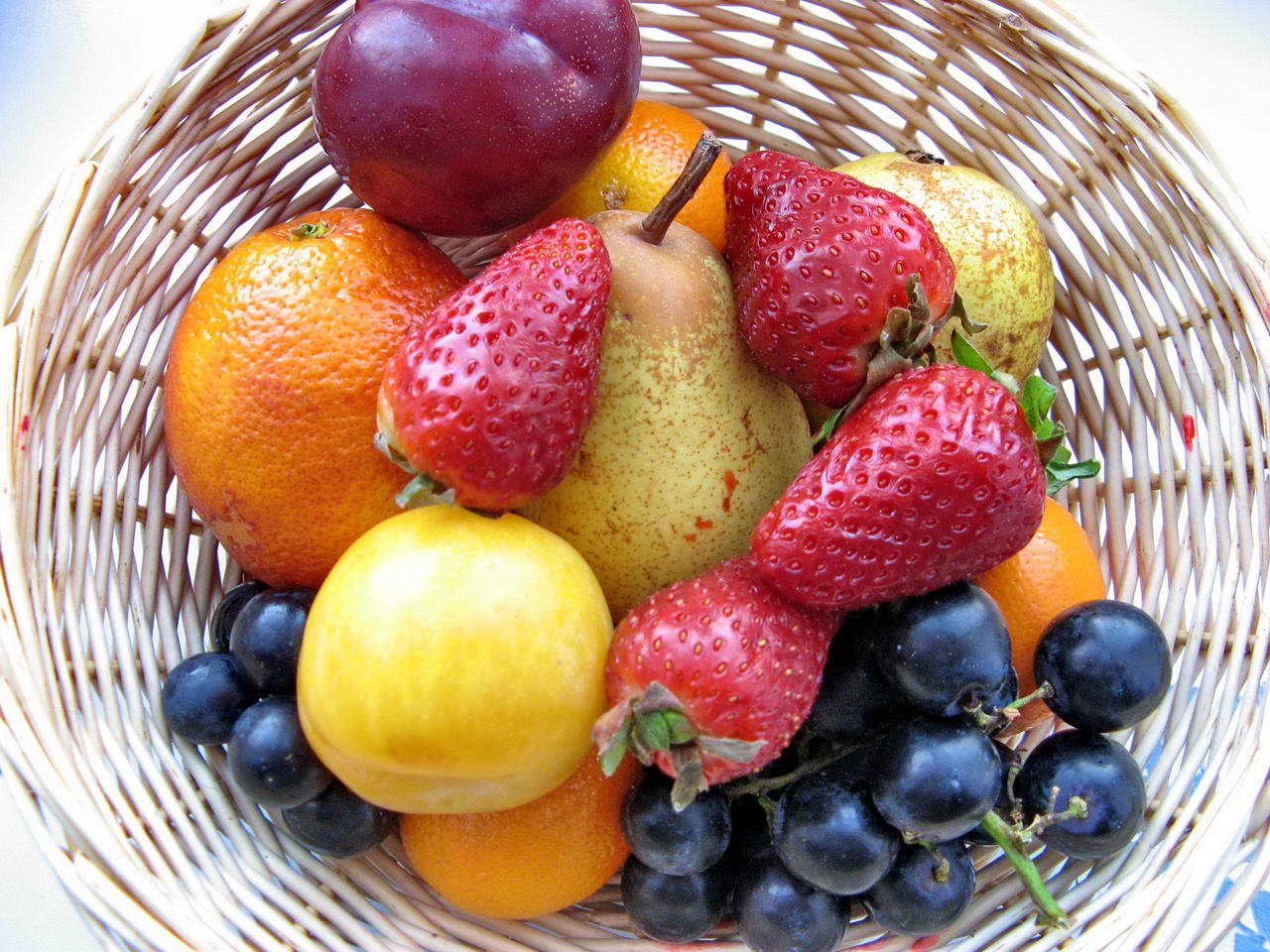 Фруктовая жизнь. Фрукты и ягоды. Овощи и фрукты. Овощи, фрукты, ягоды. Фрукты фото.