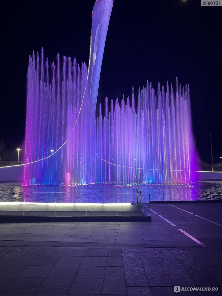 Светомузыкальный фонтан в Адлере на набережной
