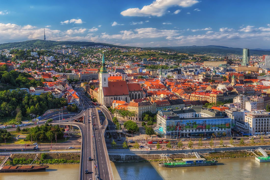 Братислава столица словакии. Словения Братислава. Словакия центр Братиславы. Братислава старый город.