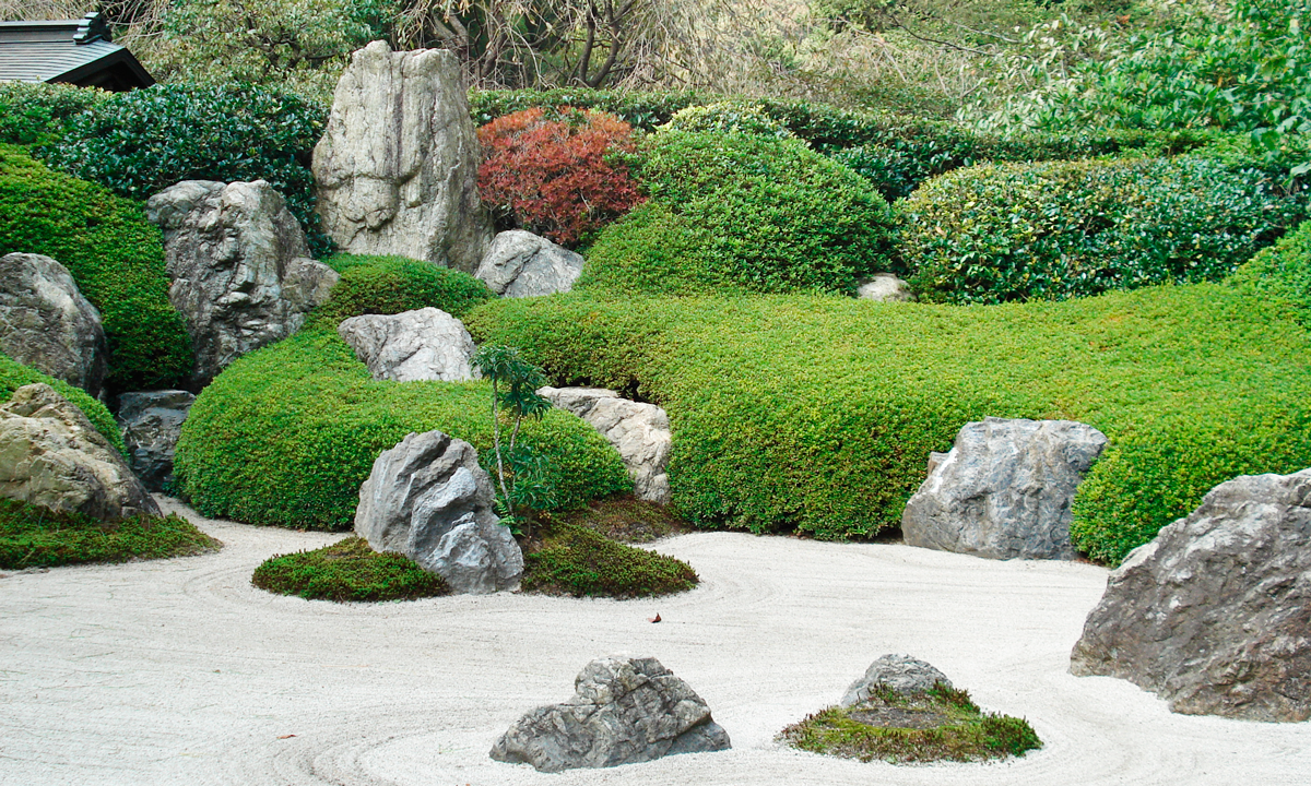 Сток камня. Японский Каменистый сад. "Сады дзен Шунмио Масуно". Сад камней Рёандзи. Японский сад хиранива.