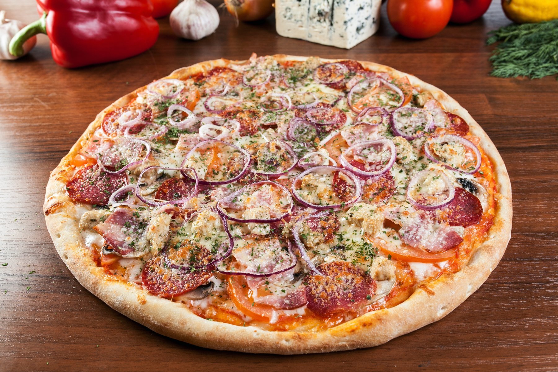 Пицца с солеными огурцами без сыра