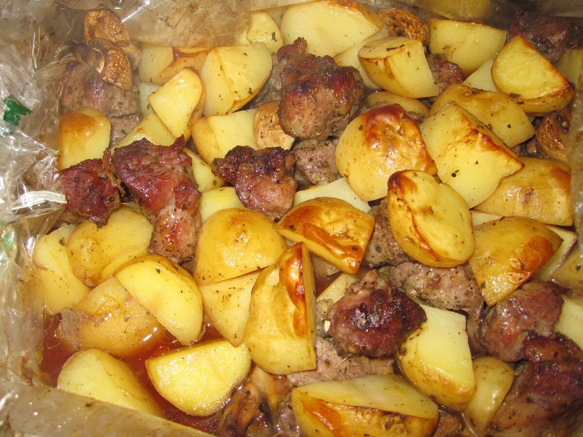 Картошка с маринованным мясом