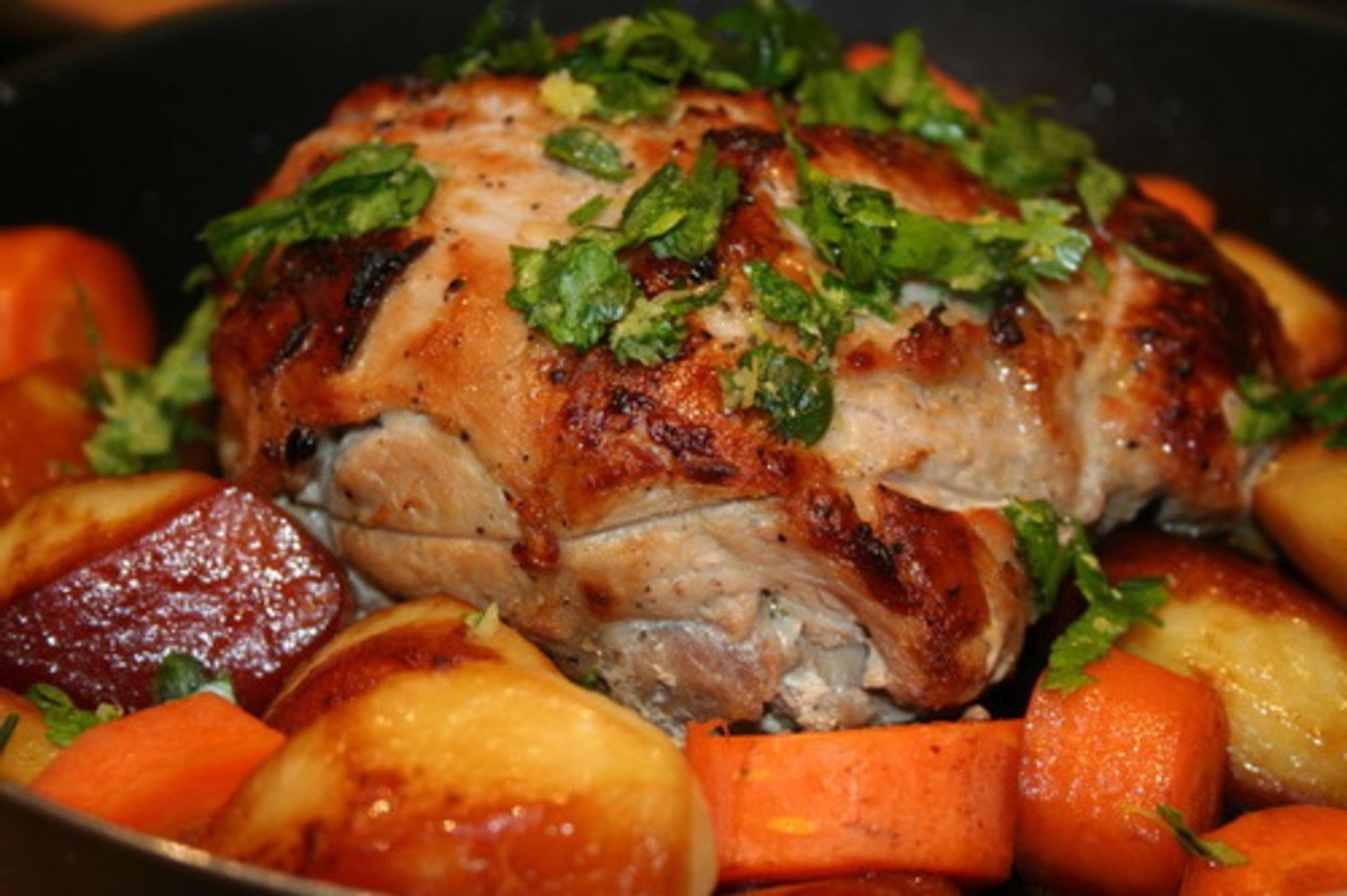 Окорок свиной запеченный в духовке рецепт с фото