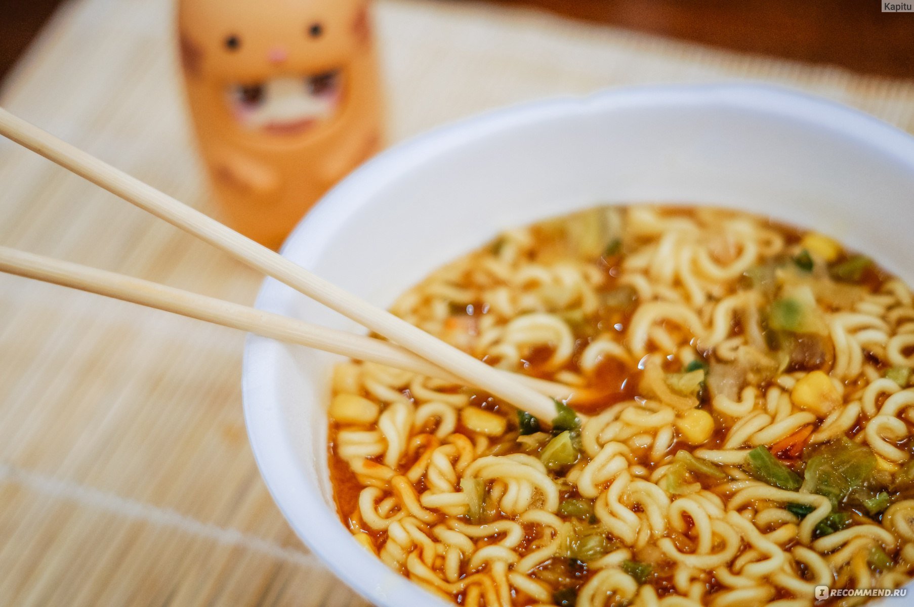 Какую лапшу купить. Китайская лапша instant Noodle. Кукси доширак. Instant Noodles быстрого приготовления. Лапша быстрогопприготовлеия.