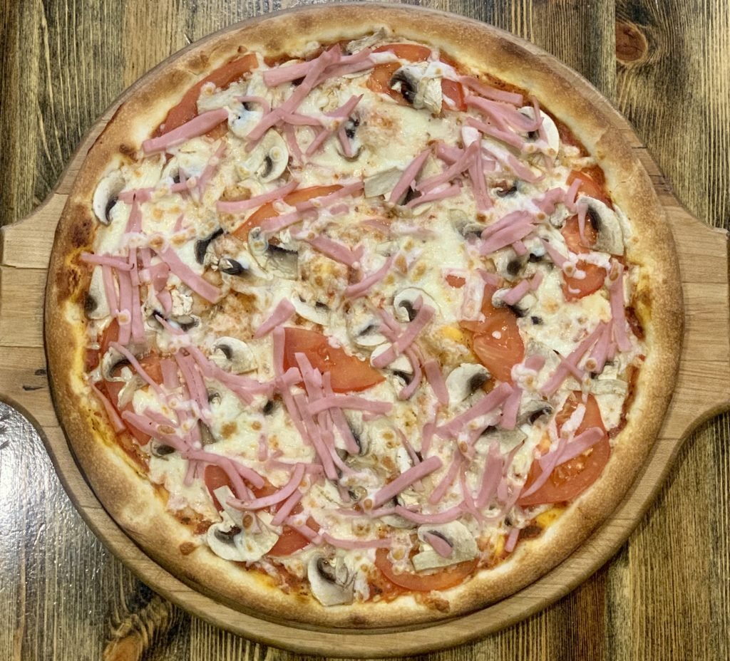 рецепт домашней пиццы с колбасой сыром помидором и шампиньонами фото 47