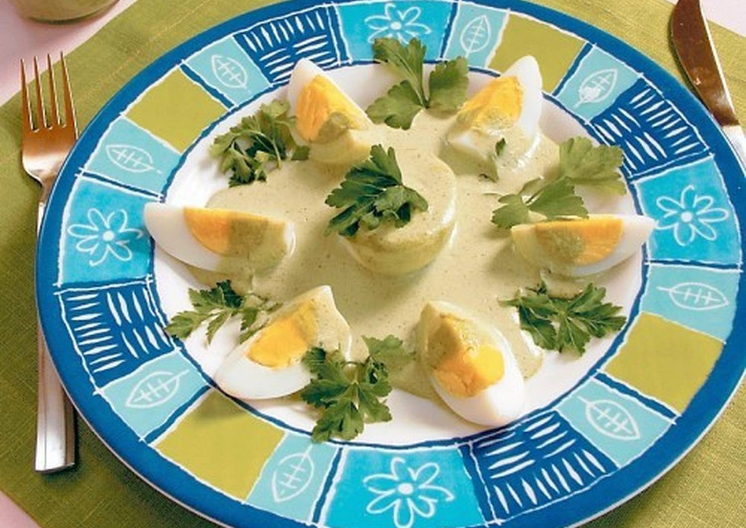 Тест блюда из яиц. Яйцо под майонезом. Соус для вареных яиц.