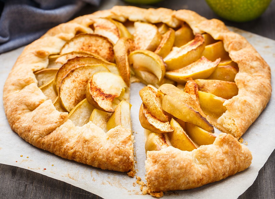 Пирог с яблоками слоеное тесто