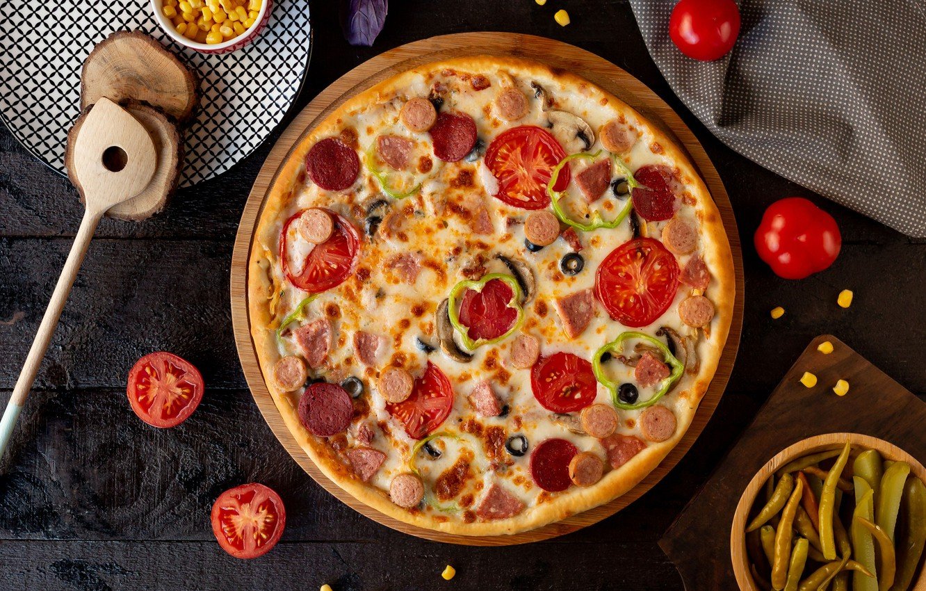 три пиццы одна с фруктами одна с овощами и соусом хорошая фото 102