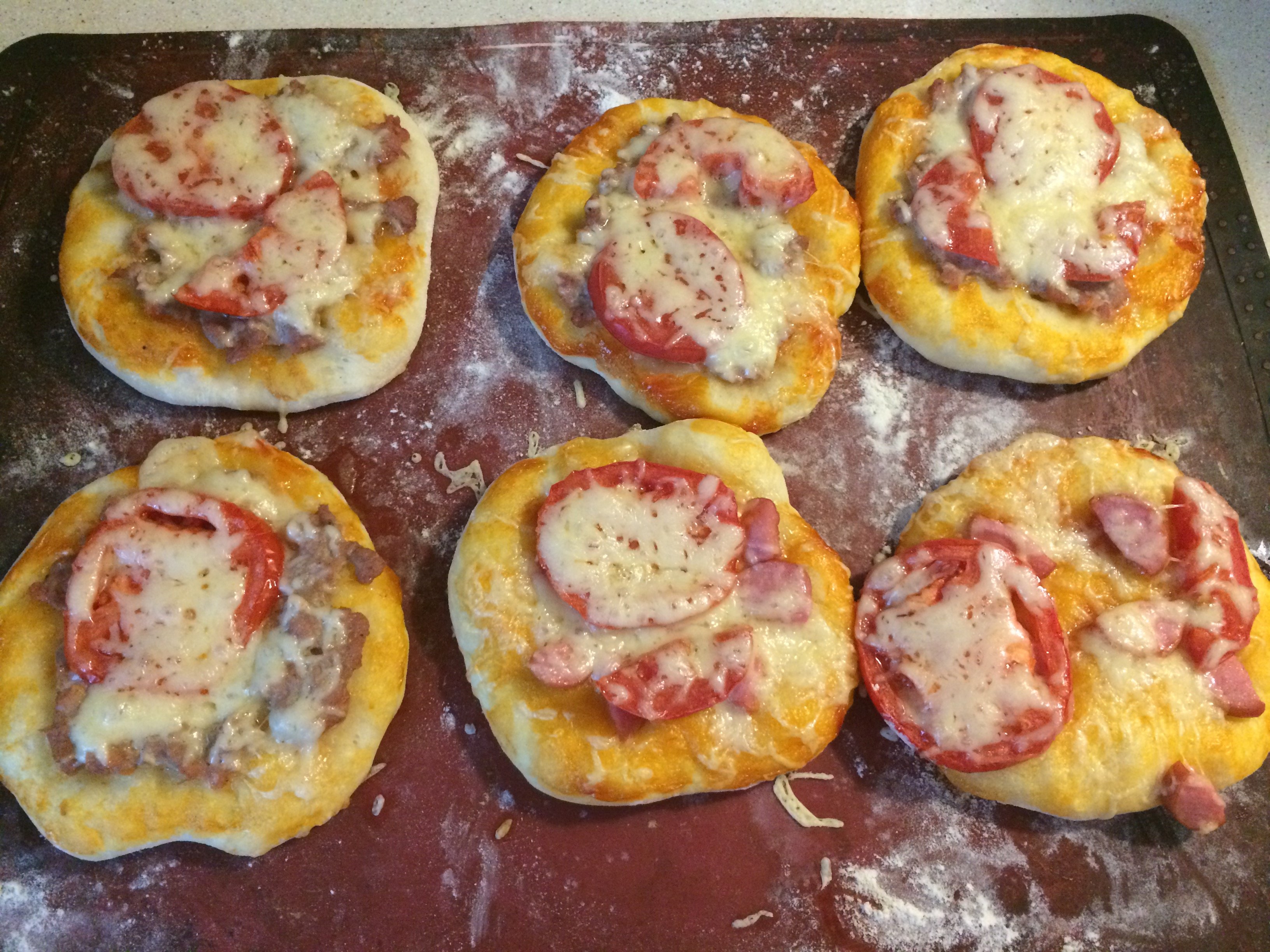 пицца с слоеным тестом в духовке рецепт колбасой и сыром фото 95