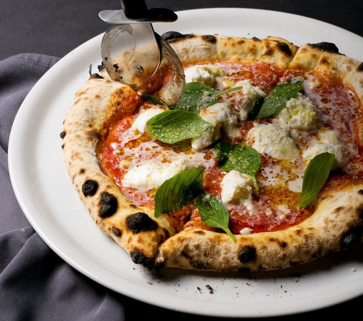 Неаполитанская пицца Италия