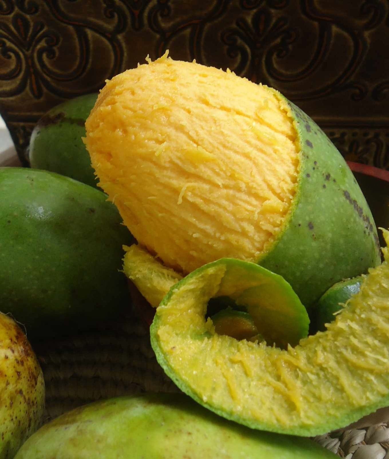 Желто зеленый фрукт. Зеленый фрукт Тайланд. Эшта фрукт Египет. Гуава Египетский фрукт. Гуава в Египте.