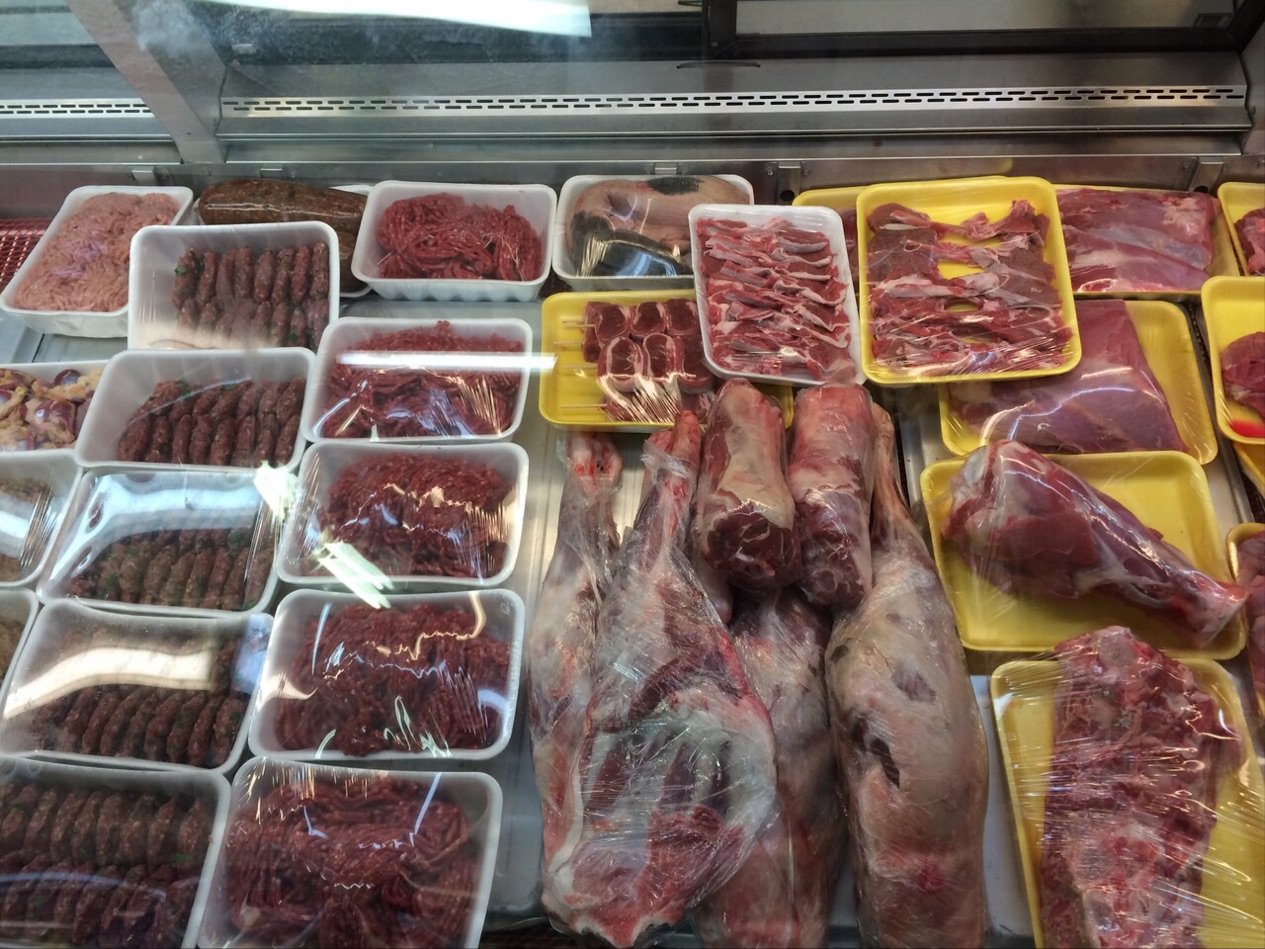 Халяль мясо рядом. Мясо Халяль. Мясо Halal. Халяльное мясо в Америке. Лианозовский рынок Халяль мясо.