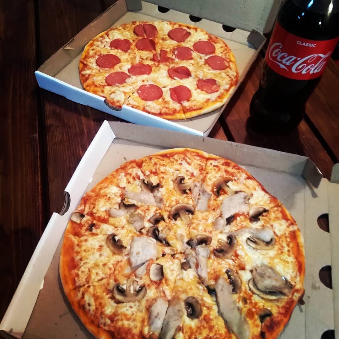фотография пиццы и колы фото 1
