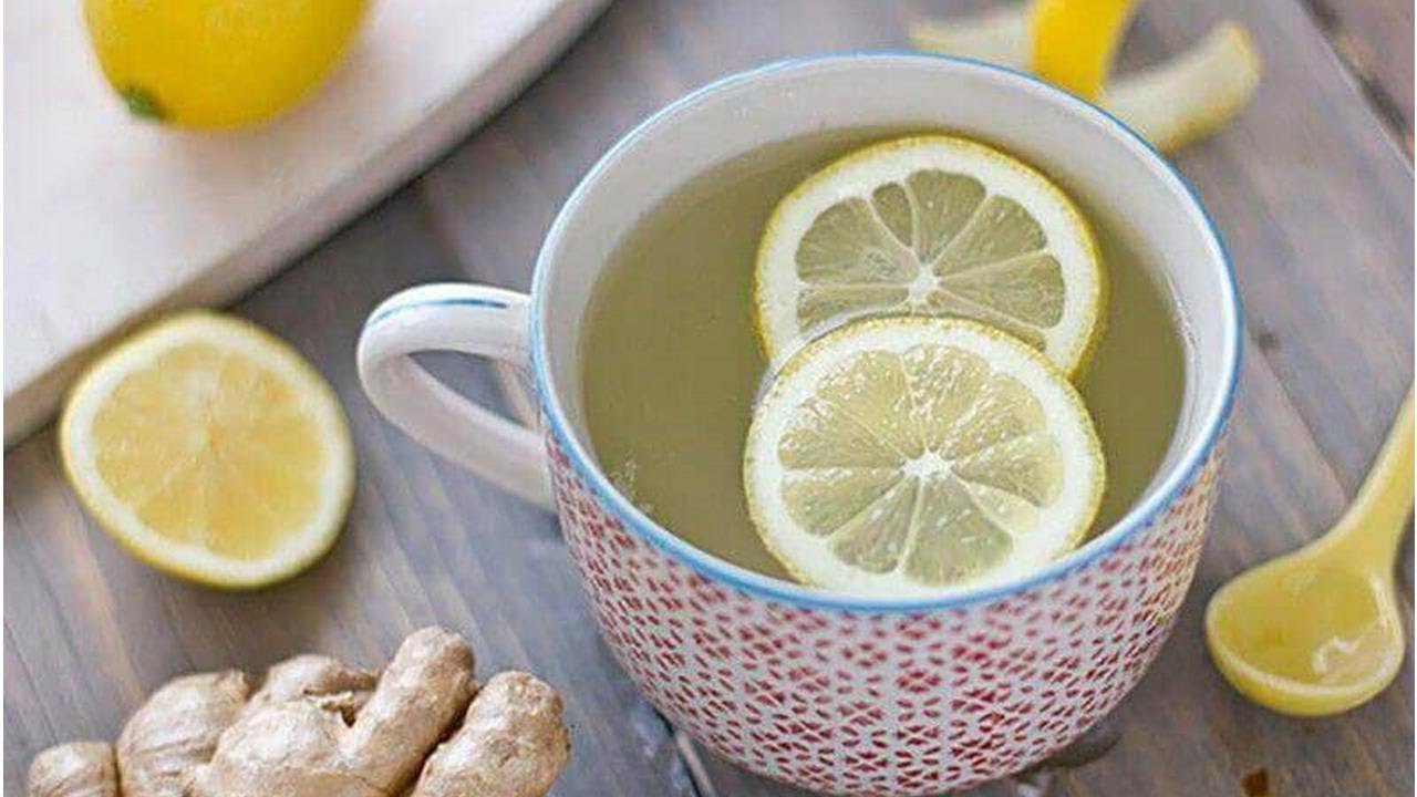 Кофе с лимоном можно похудеть. Чай с лимоном. Чай с лимоном и имбирем. Чай с лимончиком. Имбирно лимонный чай.