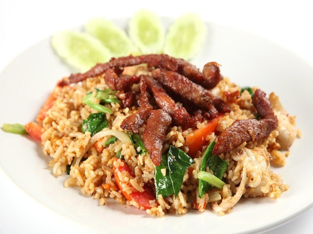 Рис по-тайски с овощами и мясом