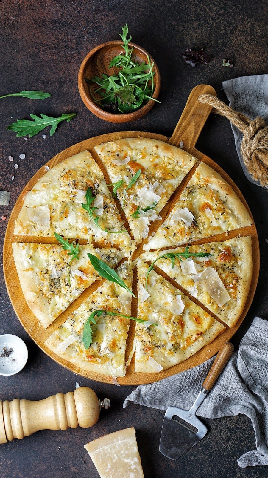приготовить пиццу четыре сыра фото 65