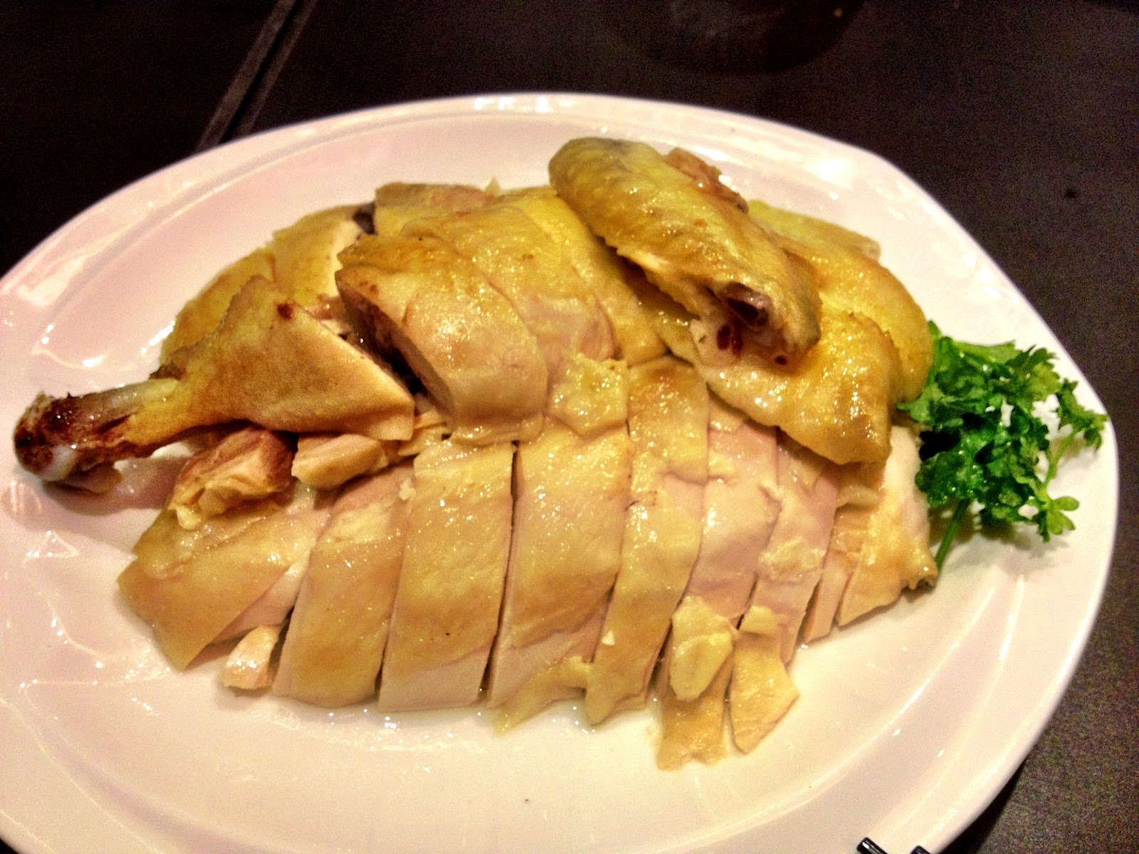 Куриное мясо отварное. Вареная курица. Отварная птица. Блюда из отварной птицы. Блюда из отварной и припущенной птицы.
