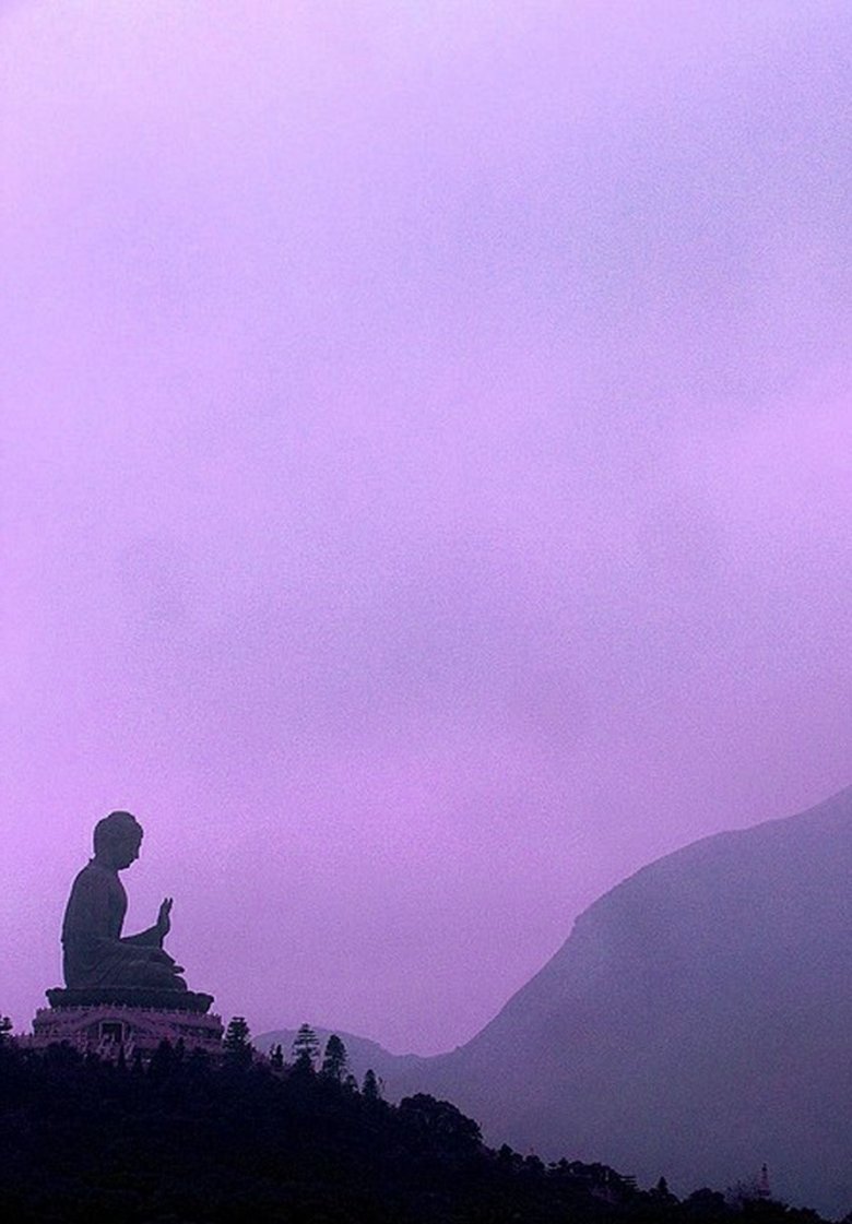 Own self. Фиолетовое спокойствие. Заставка спокойствие. Тибет спокойствие. Буддизм фиолетовый.