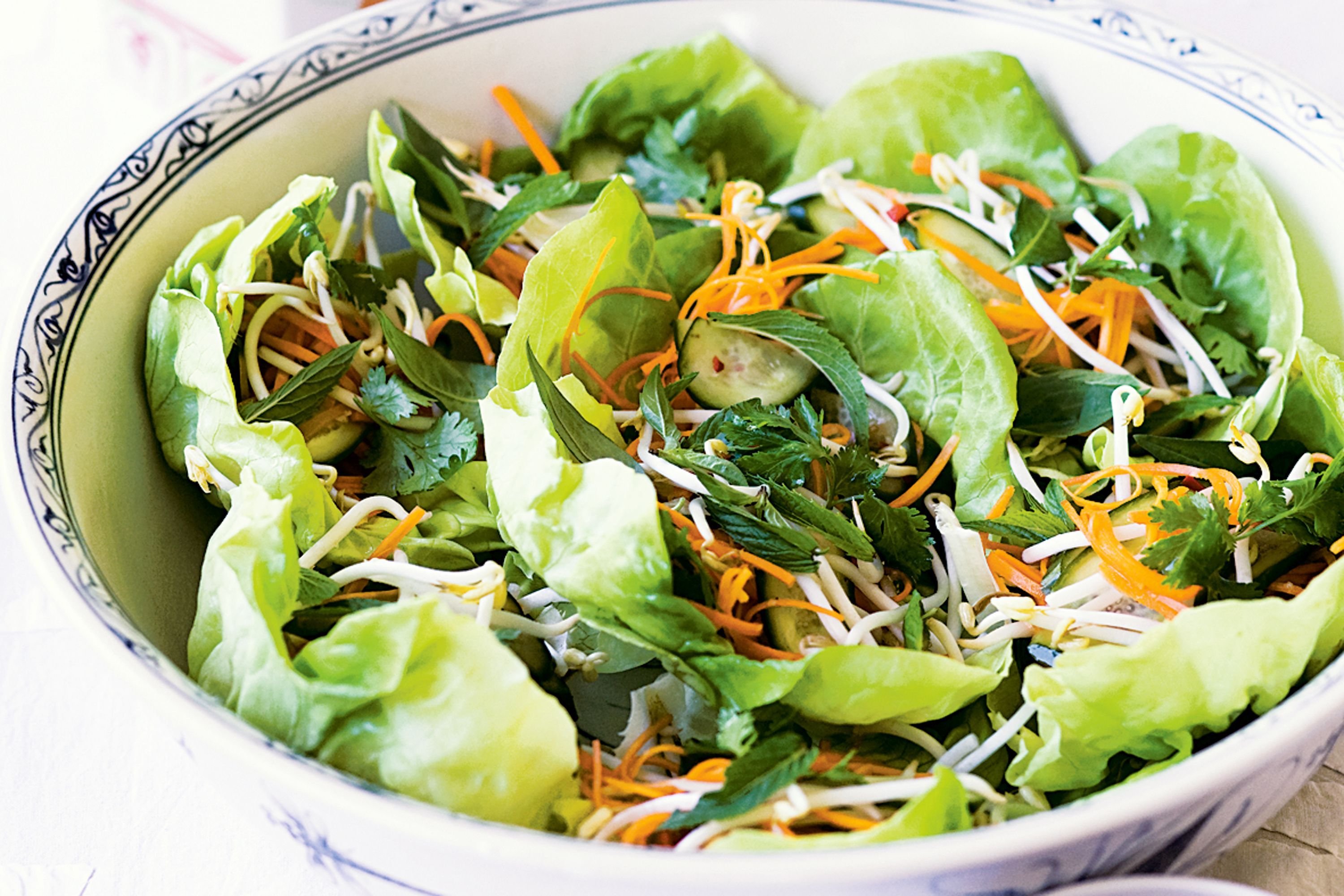 Овощной салат без заправки. Салат овощной «Мономах». Салат с маслом растительным. Овощные салаты для похудения. Салат овощной с маслом.