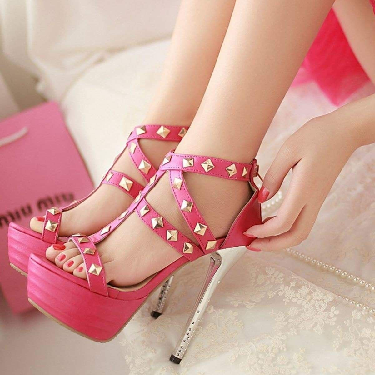 Туфли босоножки розовые