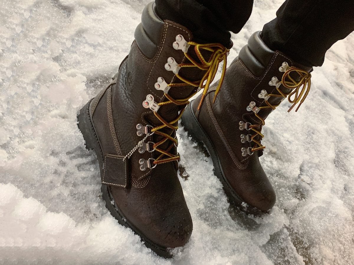 Какая лучшая зимняя обувь. Timberland Snow Boot. Timberland Winter Boots. Нескользящая зимняя обувь женская. Зимние сапоги антискользящие.