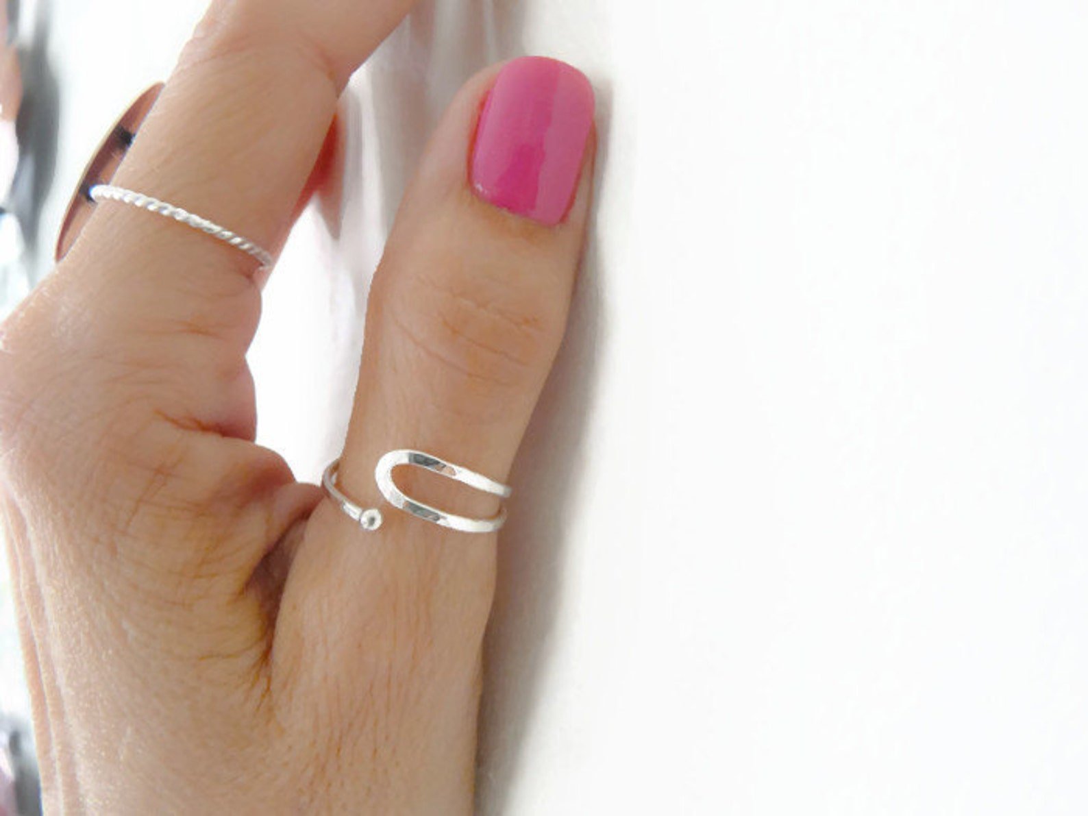 Серебряное кольцо на указательный палец