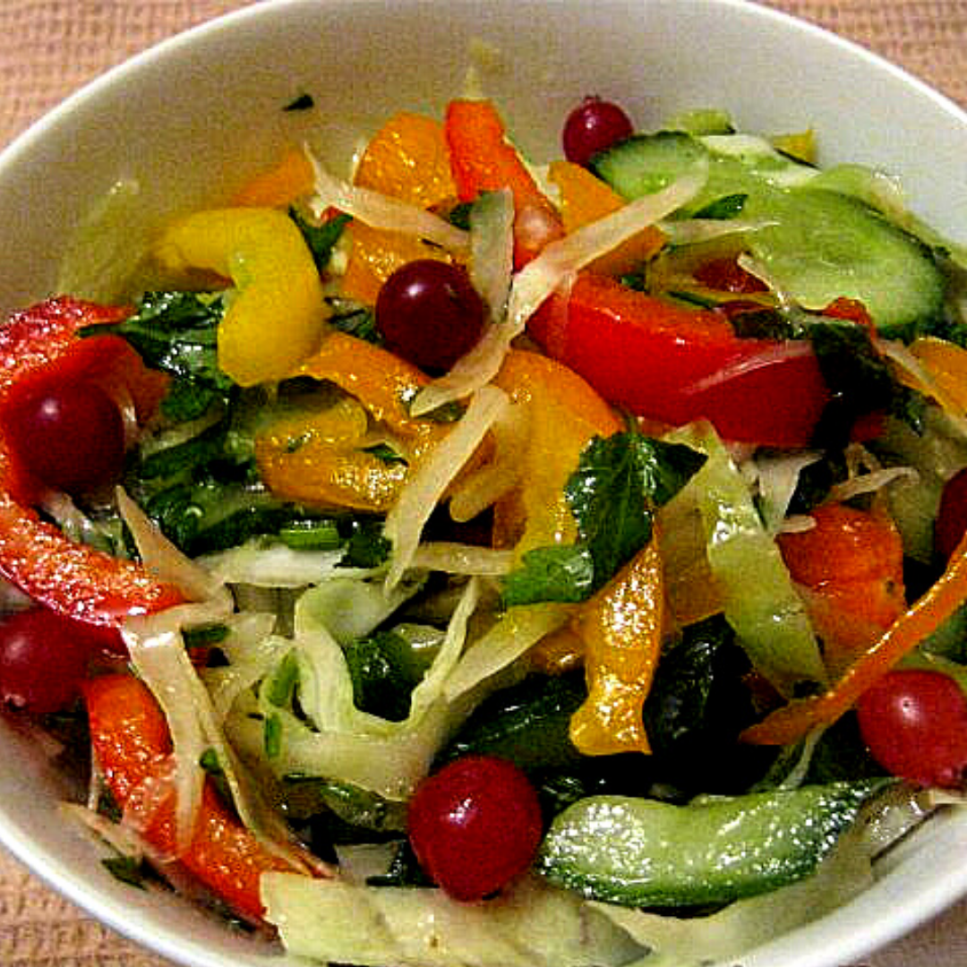 Салат Мономах. Летние салаты. Овощной салат. Легкий овощной салат.