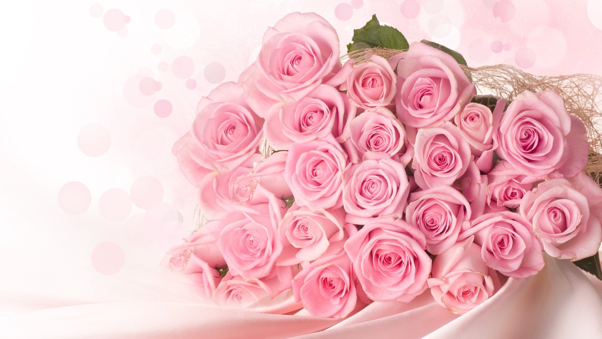 Нежное поздравление маме с днем рождения. Открытка цветы. Красивый букет цветов с днем рождения. С днём рождения женщине красивые букеты. Открытки с днём рождения розы.