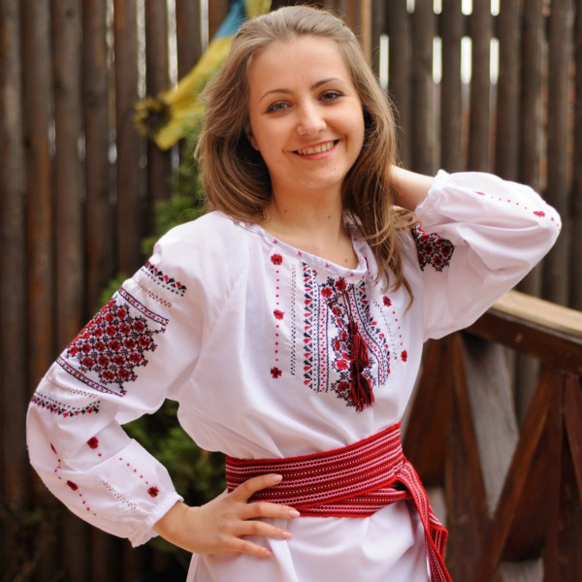 Вышиванки фото. Украинская рубашка женская. Вышиванка украинская женская. Украинская рубашка вышиванка. Молдавские вышиванки.
