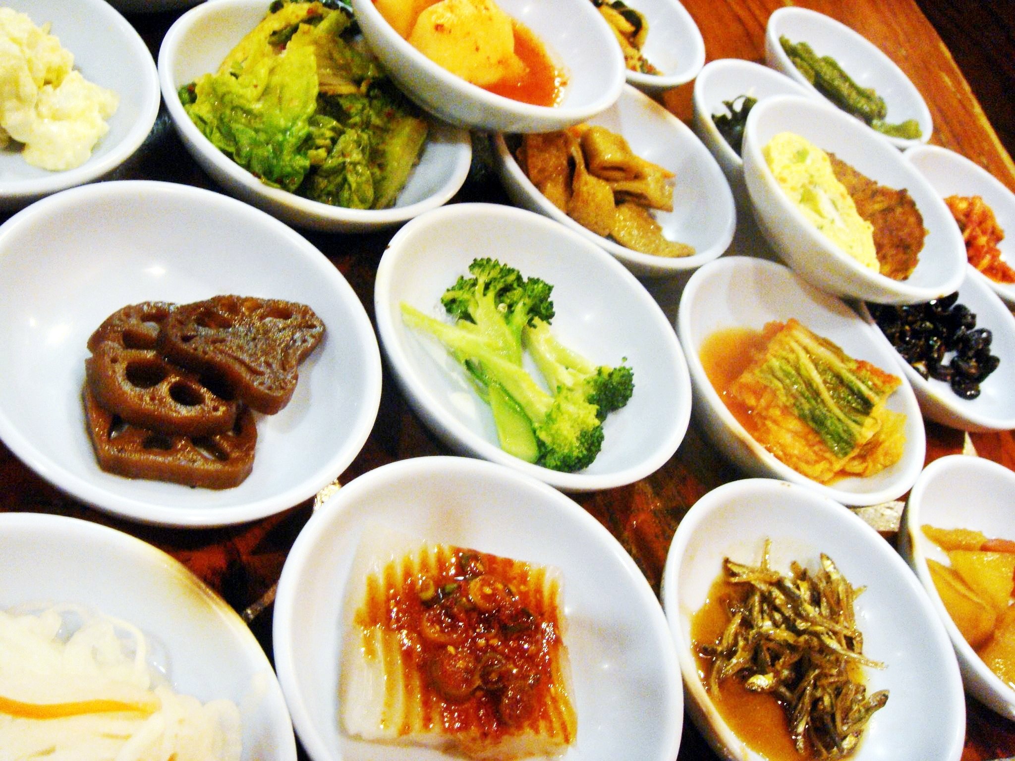 Корея фуд. Панчхан. Корейская еда. Еда в Корее. Корейская еда на Озон.