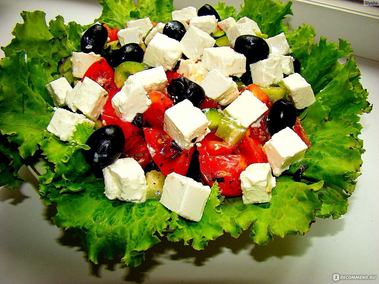 Настоящий греческий. Фетакса для греческого салата. Что такое орегано для греческого салата. Греческий салат на праздничный стол. Украсить греческий салат.
