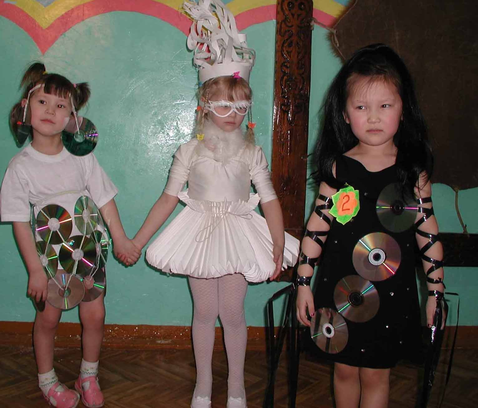 Детские костюмы из бросового материала