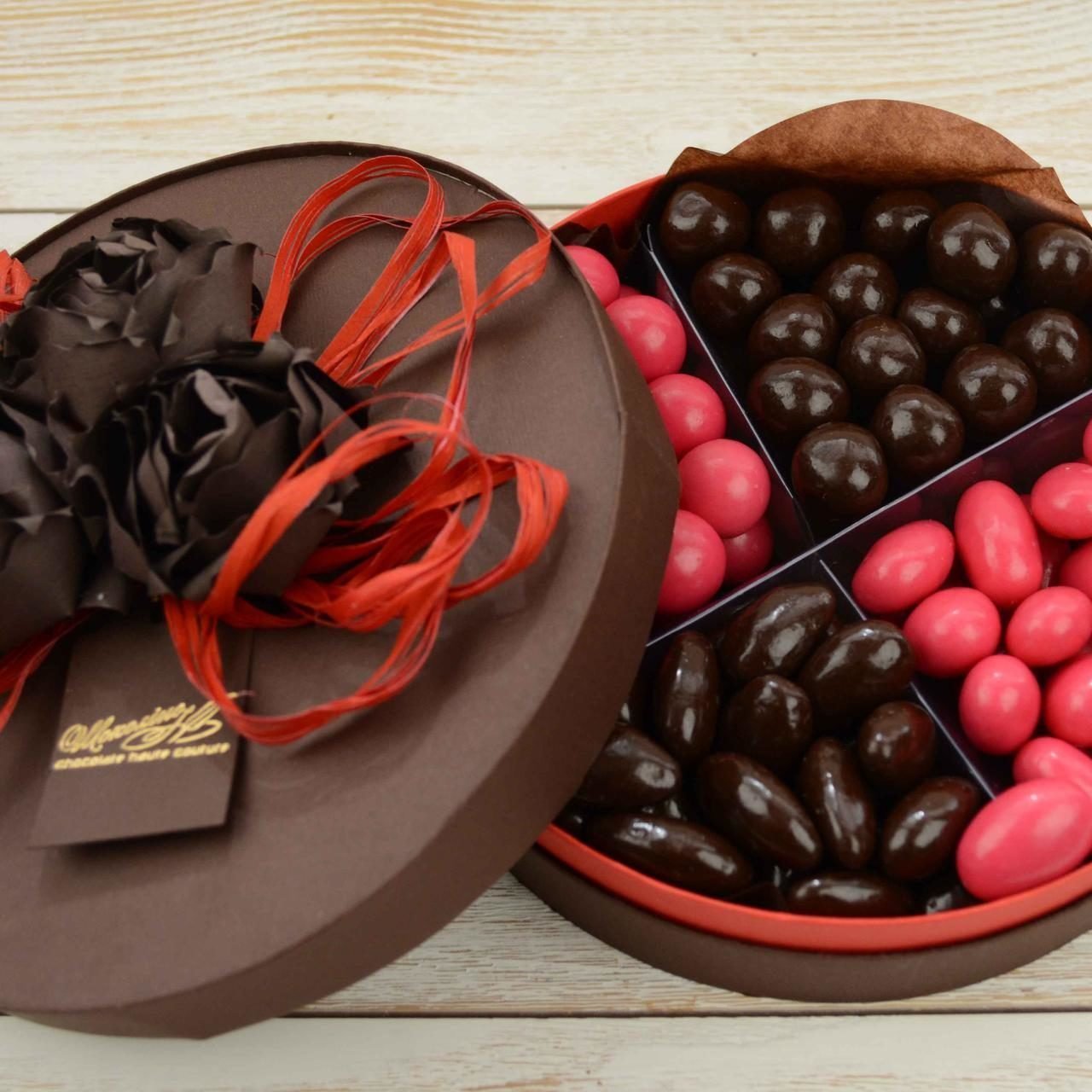 Fontessa конфеты. Пралине (бельгийский шоколад). Красивые шоколадные конфеты. Бельгийский шоколад подарочный. Конфеты шоколадные в коробке.