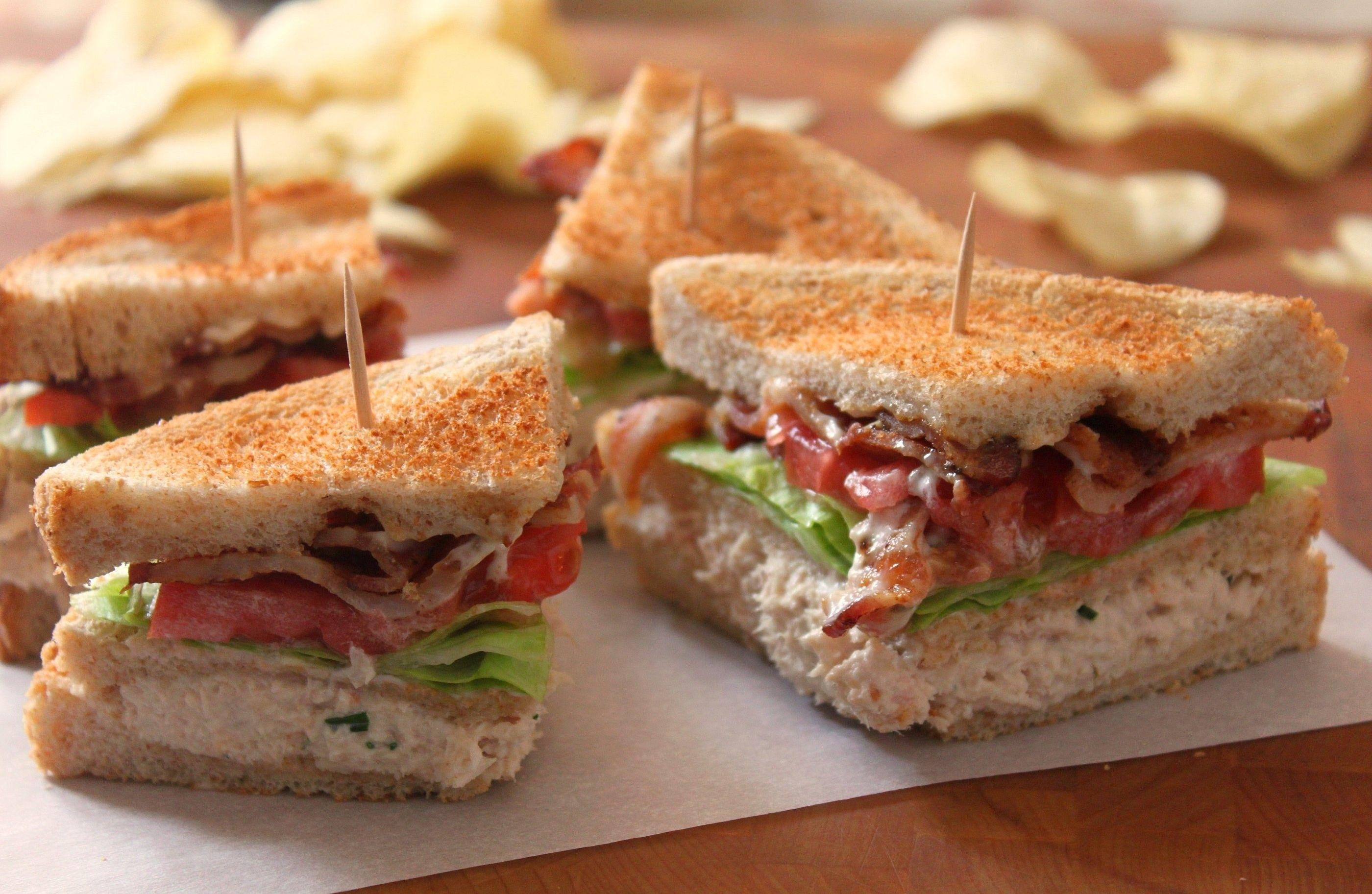 Сэндвичи играть. Сэндвич. Сложные бутерброды. Сэндвич бутерброд. Сэндвич с тунцом.