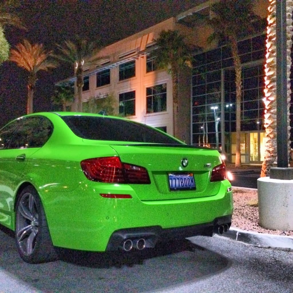 Зеленая м5. BMW m5 f10 Green. F10 BMW m5 зеленая. БМВ м5 темно зеленая. BMW m5 f90 зелёный матовый.