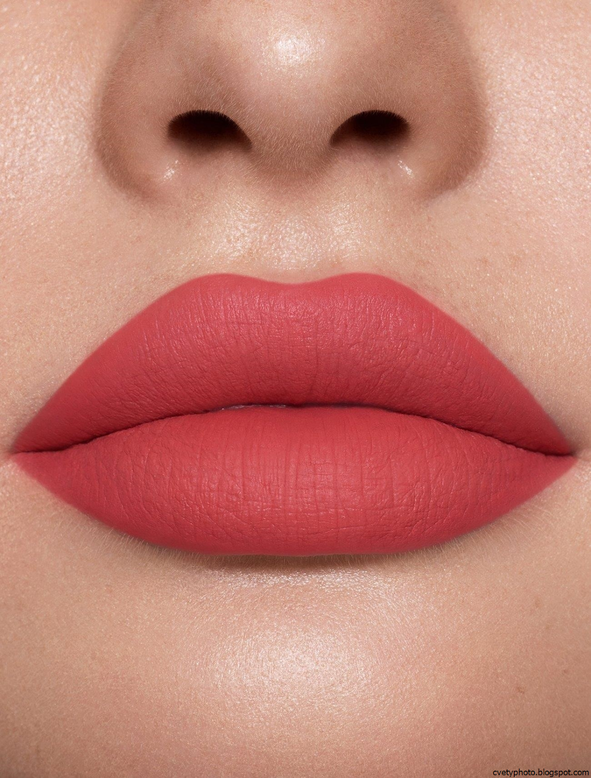 Guby. Kylie Lip Kit bare. Губы без помады. Красивый макияж губ. Красивый цвет помады.