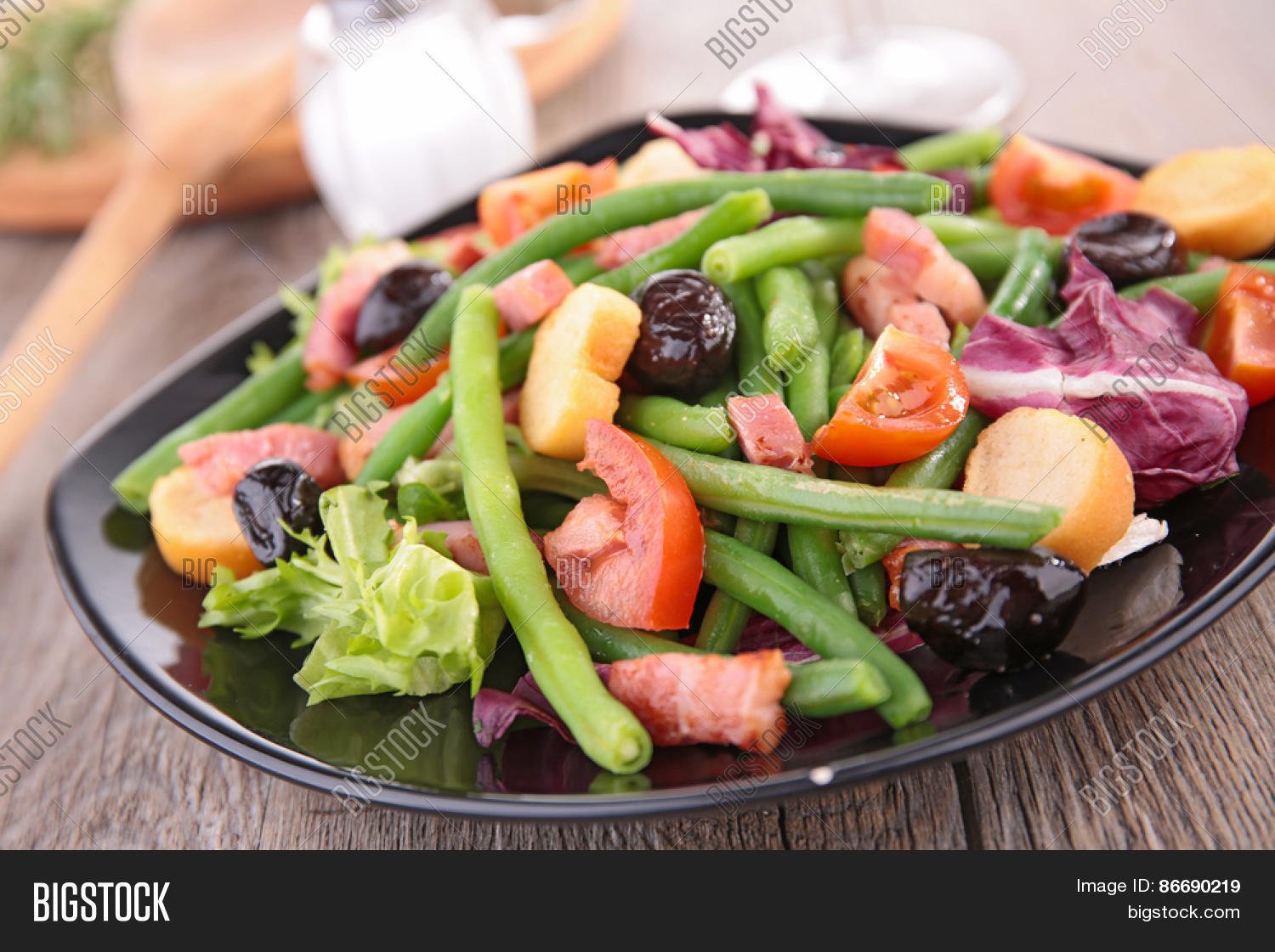 Можно ли есть овощной салат. Салат из овощей. Диетические салаты для похудения. Овощные салаты диетические. Салат из овощей диетический.
