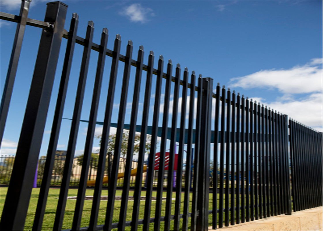 Металлический забор от производителя в спб. Трубчатый забор. Сварной забор. Забор трубчатый металлический. Железный трубчатый забор.