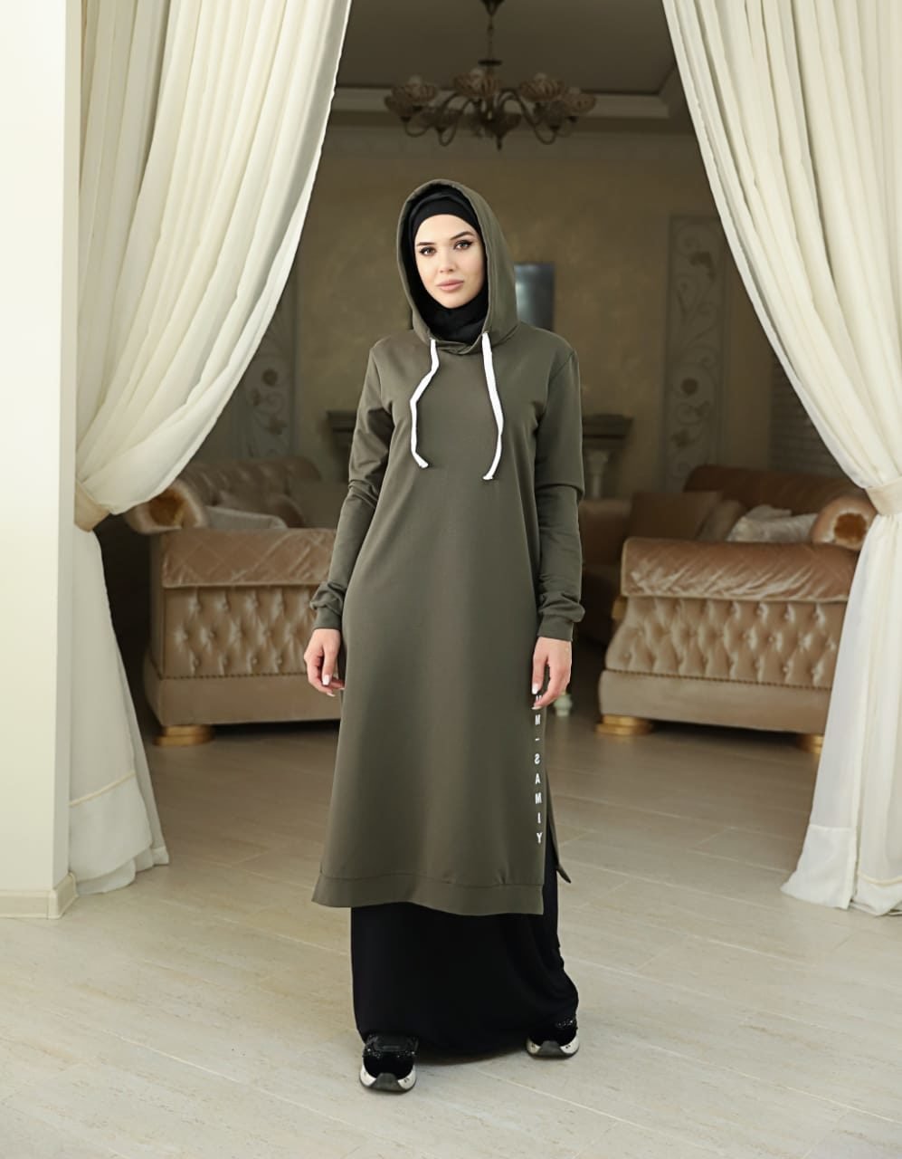 Продажа мусульманских. Мусульманская одежда для женщин. Мусульманское платье.. Мусульманский костюм женский. Платья для мусульманок.