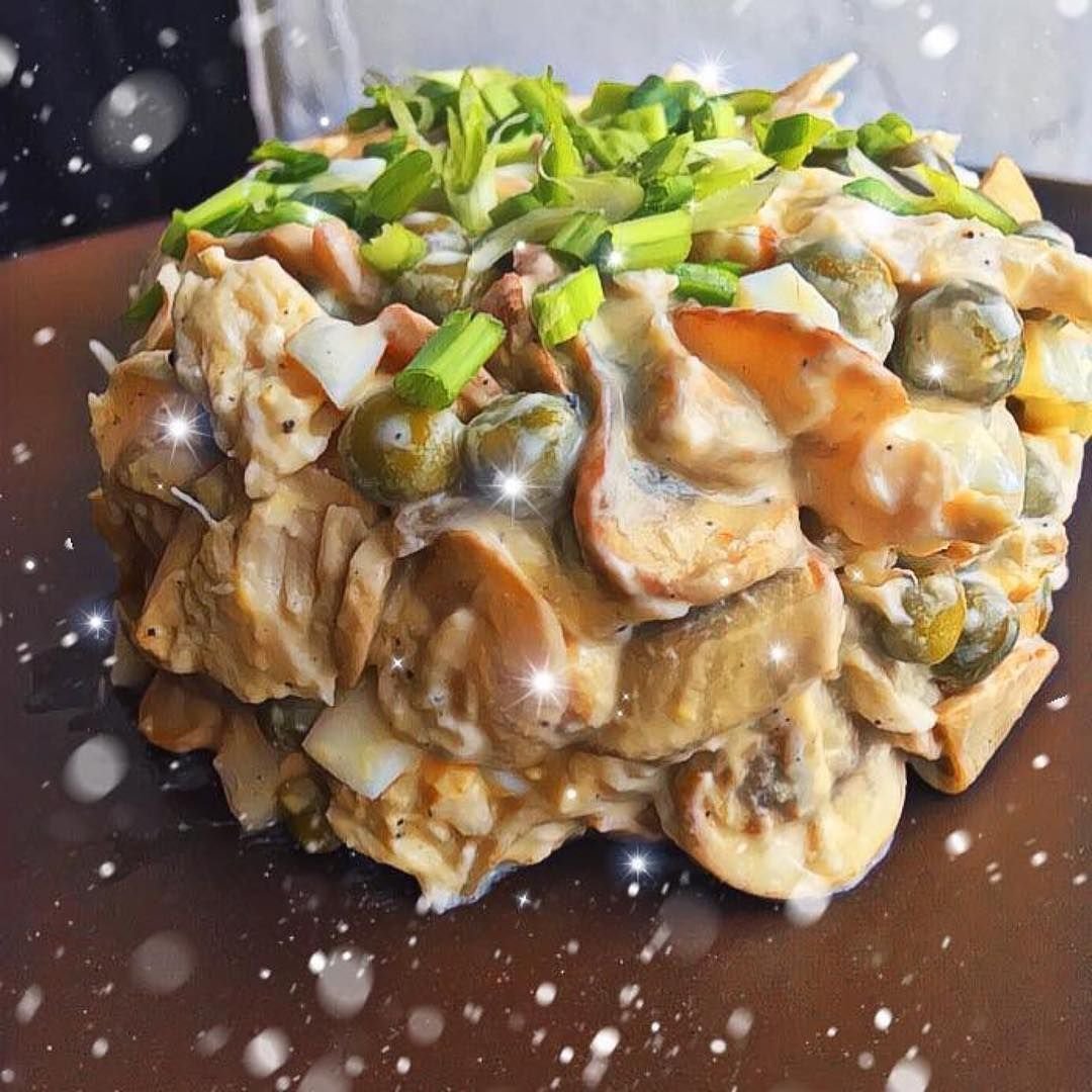 Салат с курицей и грибами вкусный рецепт с фото