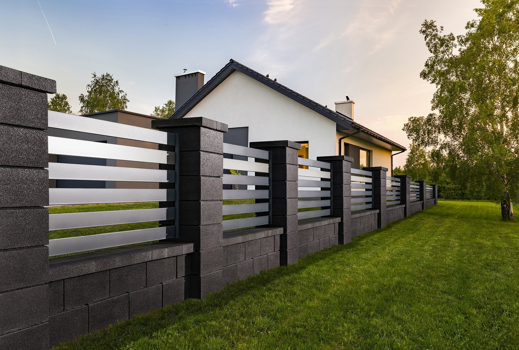 Забор дома фото частных домов